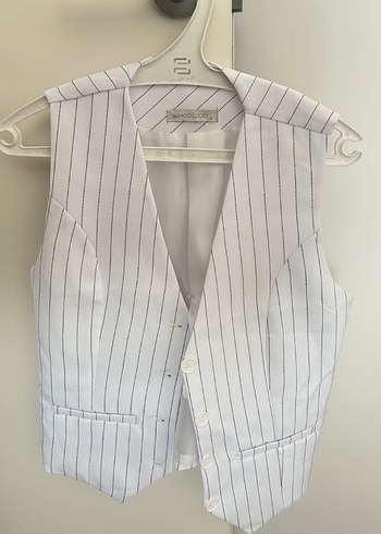 Düğmeli Beyaz Çizgili V Yaka Kadın Yelek - Görsel 3