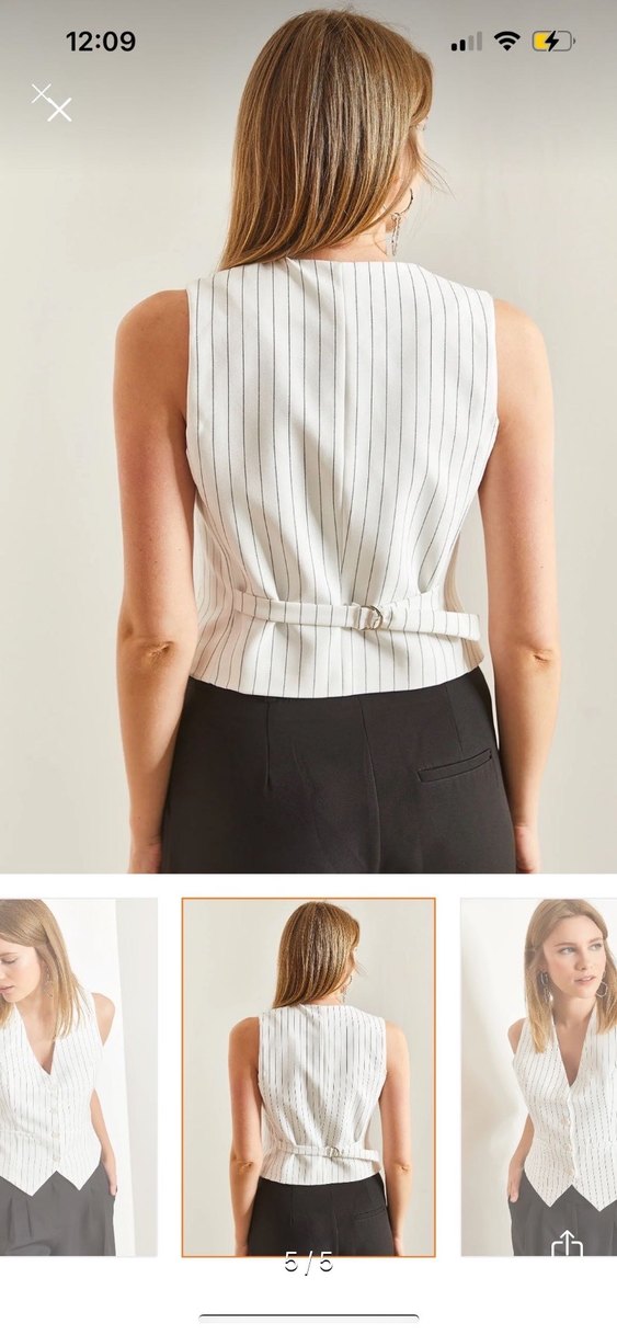 Düğmeli Beyaz Çizgili V Yaka Kadın Yelek - Görsel 2