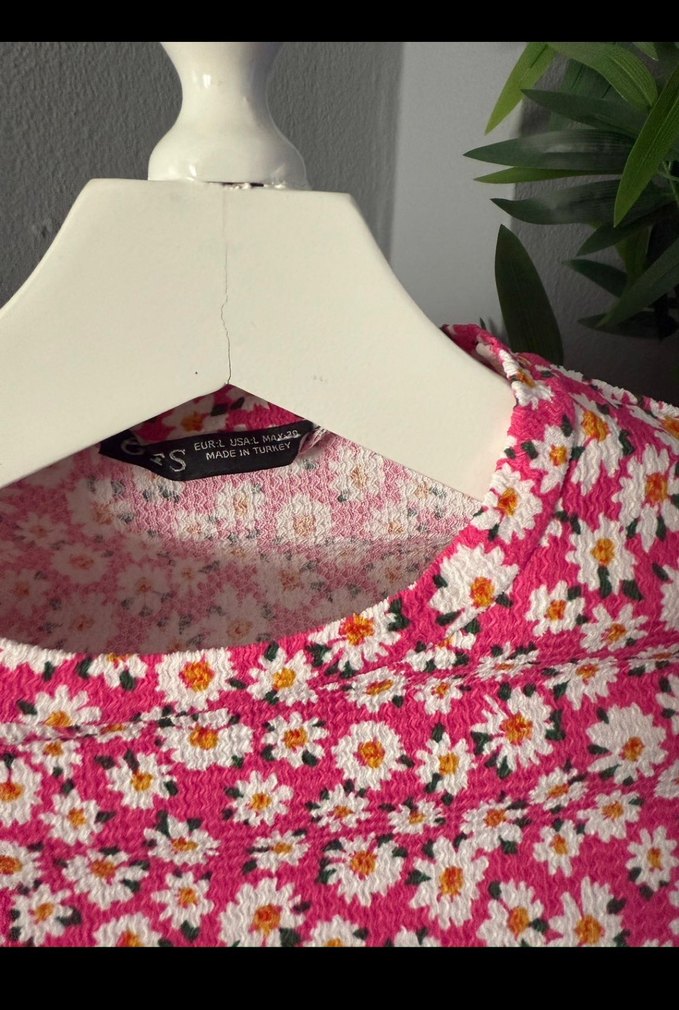 Kısa Kollu Pembe Çiçekli Kız Tişörtü - Görsel 2