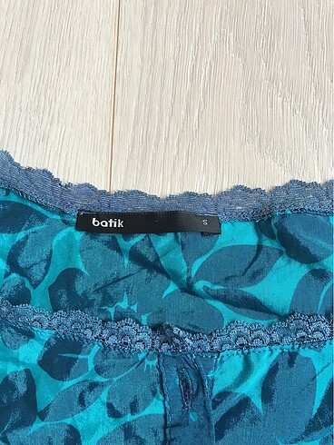 s Beden Batik askılı bluz