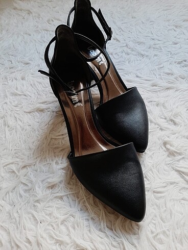 Zara model kısa topuklu ayakkabı