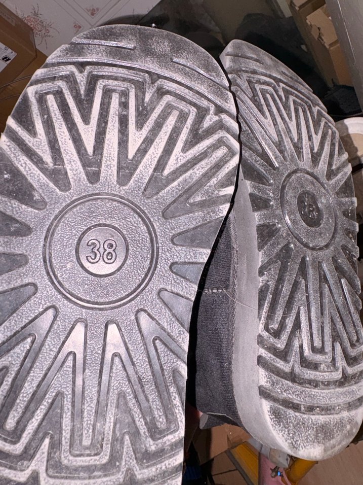 Benetton marka ugg tarzı bot — görsel 2/3