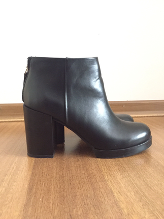37 Beden siyah Renk Pull&Bear; siyah bot