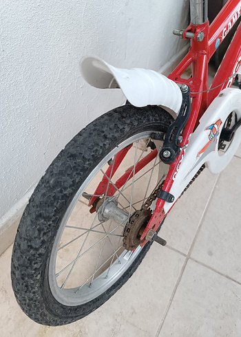 Kırmızı Çocuk  Bisikleti - Görsel 4