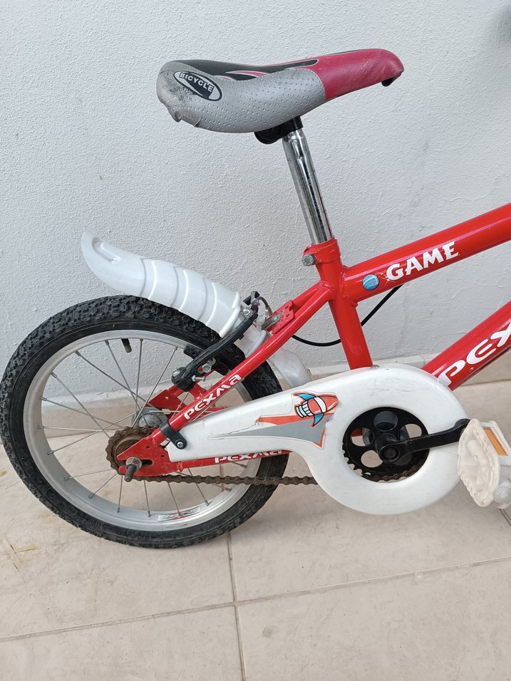 Kırmızı Çocuk  Bisikleti - Görsel 2