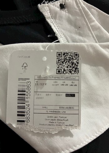 Siyah Düğmeli Geniş Kesim - Görsel 3