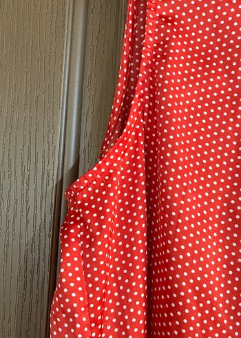 Kırmızı V Yaka Piliseli Kolsuz Bluz - Görsel 4