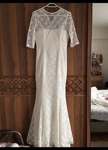 Beyaz Uzun Balık Model Dantelli Elbise