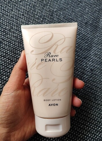 AVON Rare Pearls Kadın Vücut Losyonu 150 Ml