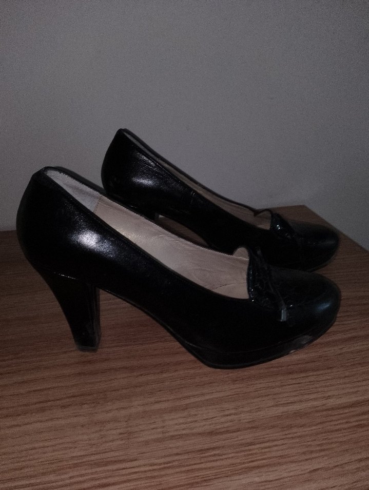 Siyah Parlak Yılan Desenli Kadın Topuklu Ayakkabı - Görsel 2