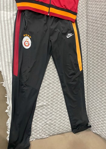 Kırmızı Siyah Galatasaray Eşofman Takımı - Görsel 2