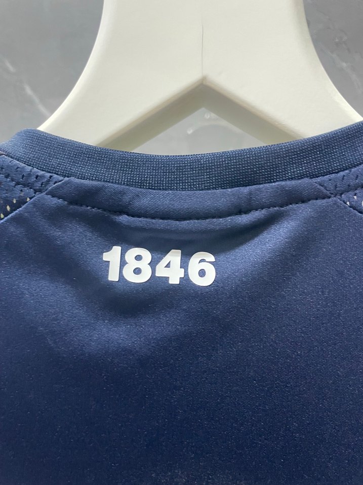 Orijinal  UhlSport Lacivert Futbol Forması  Rahat ve Şık Tasarım — görsel 5/8