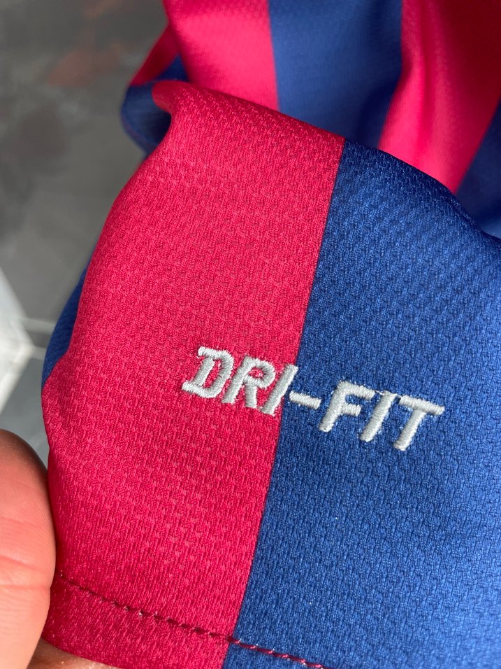 Nike FC Barcelona Kırmızı-Mavi Çizgili Forma — görsel 10/12