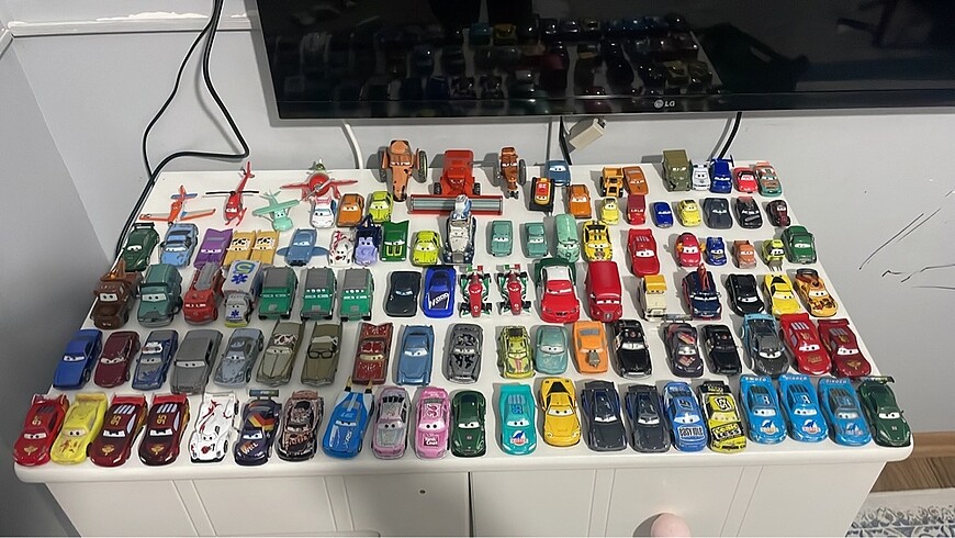 Pixar hotwells metal arabalar