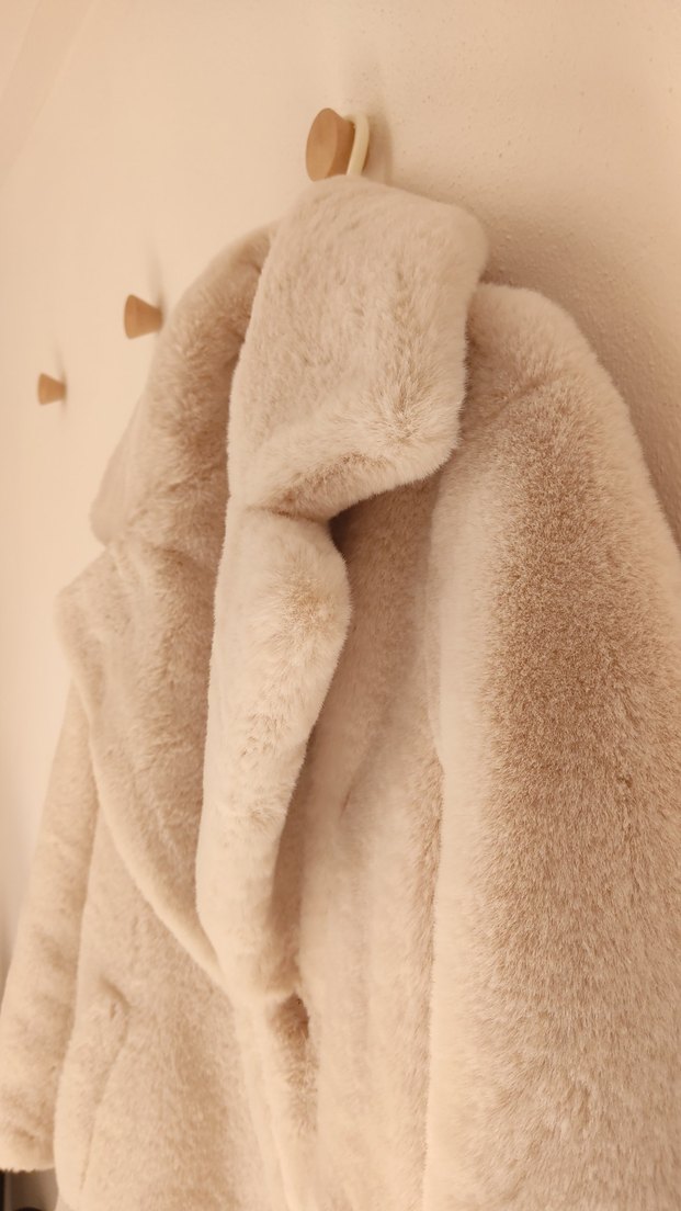 Bej Peluş Kürk Kaban - Görsel 4
