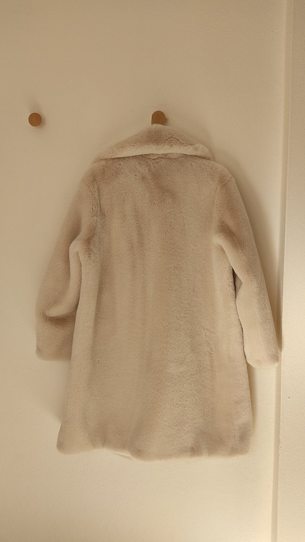 Bej Peluş Kürk Kaban - Görsel 3