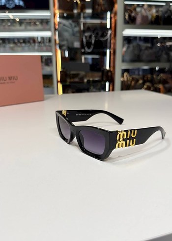 Miu Miu Kadın Güneş Gözlüğü - Görsel 4