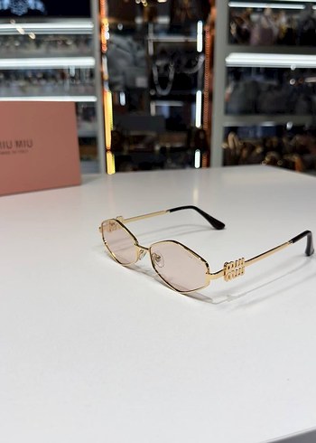Miu Miu Modern Klasik Kadın Gözlüğü - Görsel 3