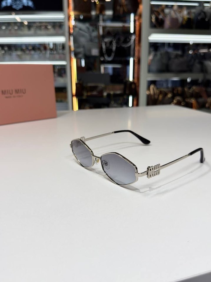 Miu Miu Modern Klasik Kadın Gözlüğü - Görsel 2