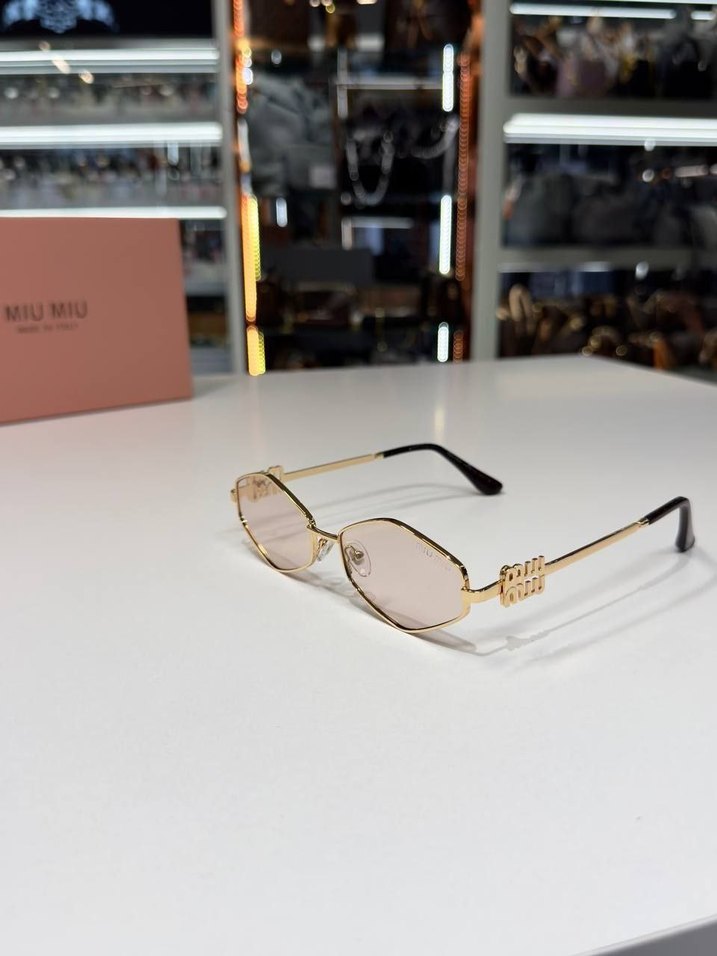 Miu Miu Modern Klasik Kadın Gözlüğü - Görsel 3