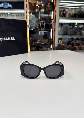 Chanel Parlak Pembe Kadın Güneş Gözlüğü - Görsel 4