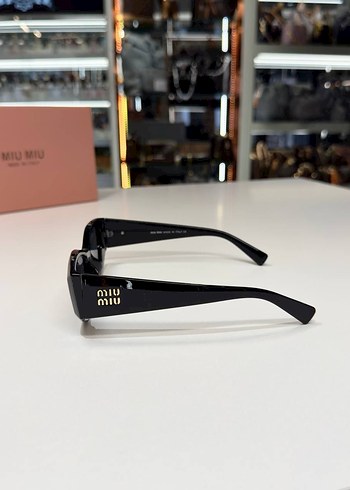 Miu Miu Minimalist Kadın Güneş Gözlüğü - Görsel 5