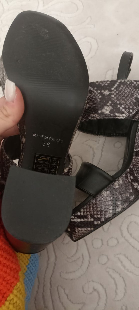 Yılan Desenli Topuklu - Görsel 3