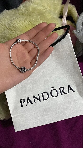 Pandora Pandora bileklik ve charm