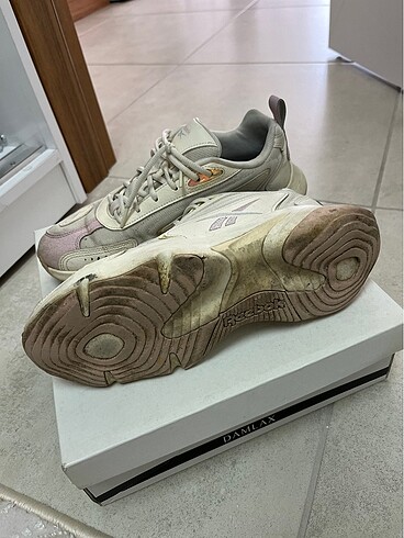 39 Beden 39 numara reebok spor ayakkabı
