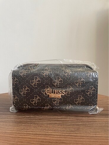  Beden Guess cüzdan