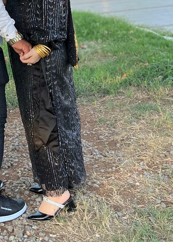 Abiye Drapeli Siyah Nakışlı Uzun Kollu Uzun Elbise
