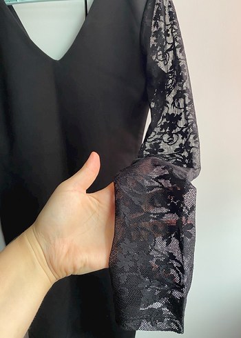 Dantel Kollu Siyah V Yakalı Midi Elbise - Görsel 2