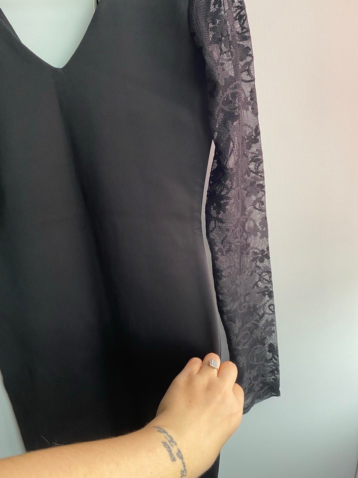 Dantel Kollu Siyah V Yakalı Midi Elbise - Görsel 3