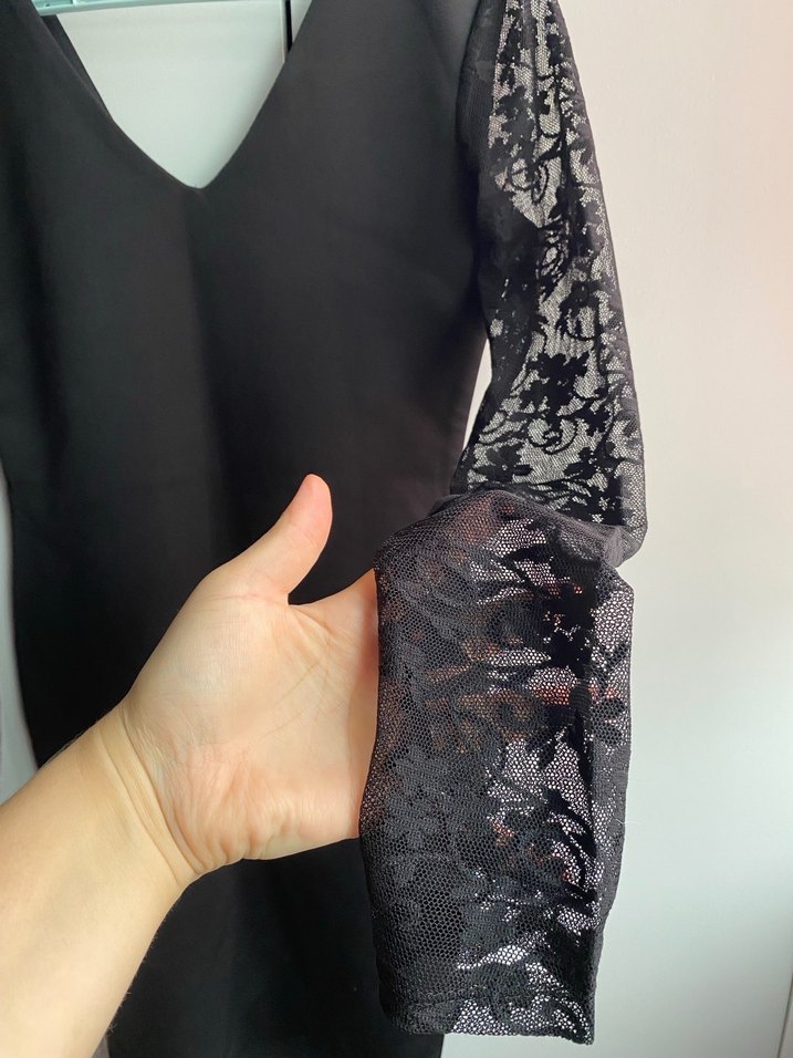 Dantel Kollu Siyah V Yakalı Midi Elbise - Görsel 2