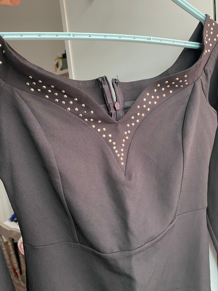 Siyah V Yakalı Uzun Kollu Gece Elbisesi - Görsel 2