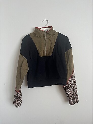 Leoparlı sweatshirt