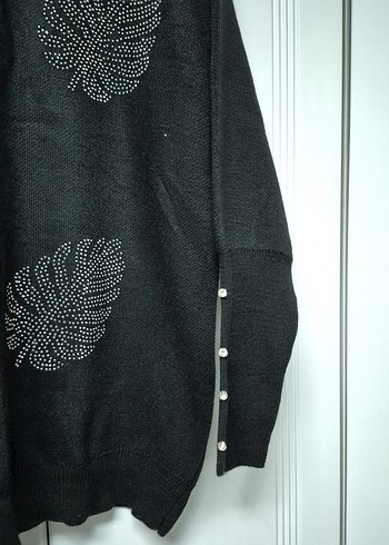 Siyah Nakışlı Uzun Kollu Kadın Kazak - Görsel 2