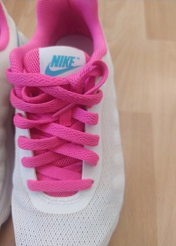 36,5 Beden Nike Pembe Bağcıklı Spor Kadın Sneaker