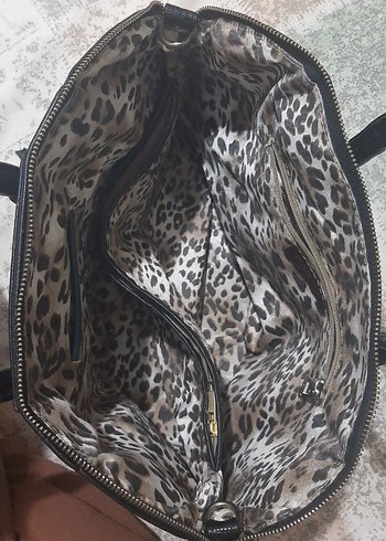 Siyah Deri Perçinli Kadın Çanta - Görsel 2