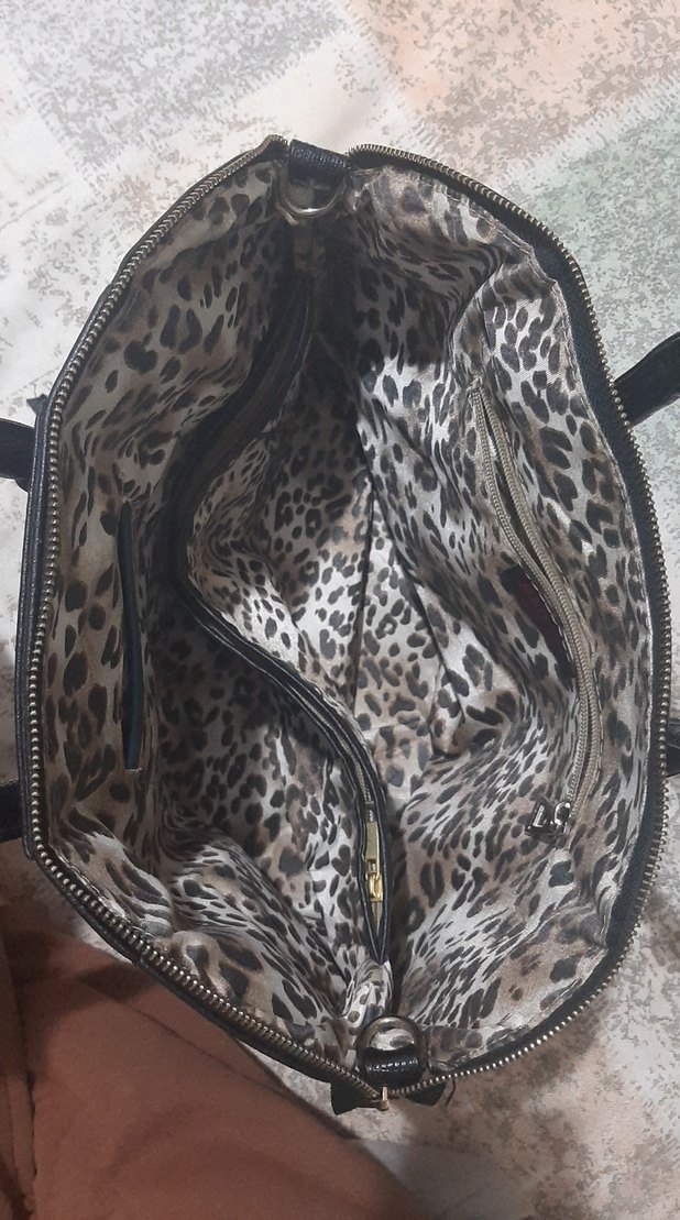 Siyah Deri Perçinli Kadın Çanta - Görsel 2