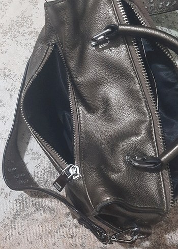 Kemer Detaylı Yılan Desenli Deri Kadın Çanta - Görsel 3