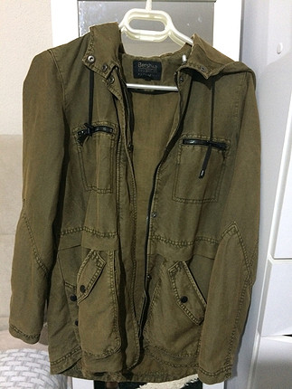 Bershka Salaş parka