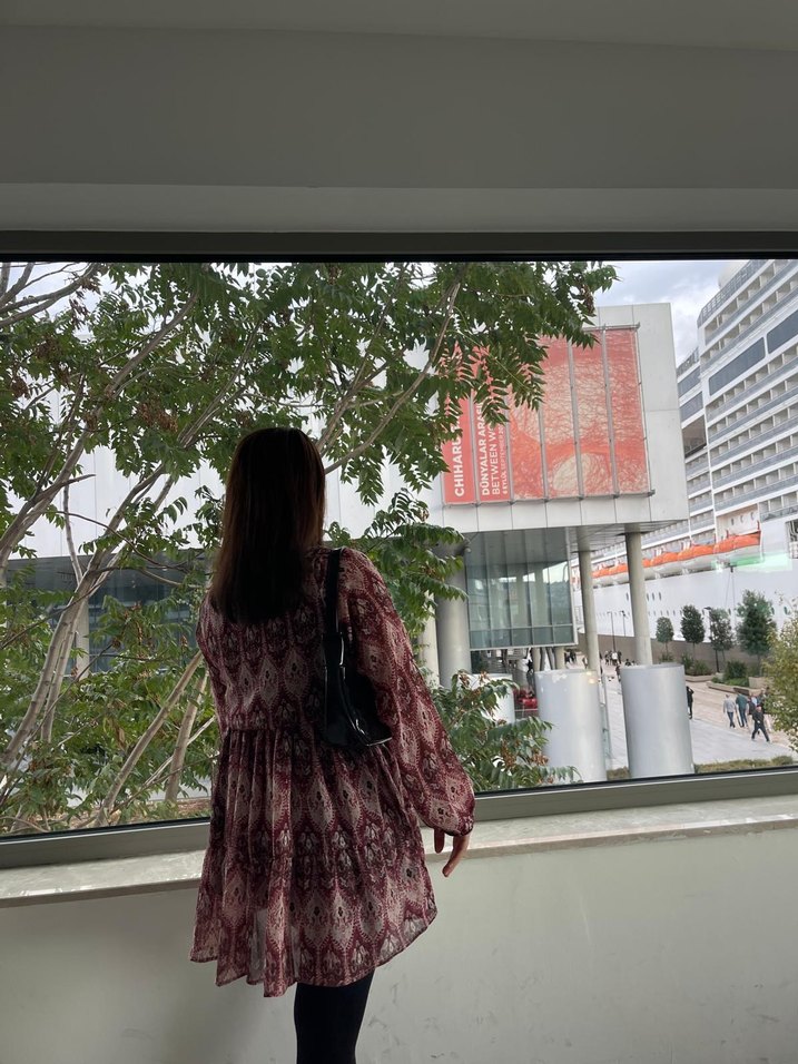 Bohem V Yaka Uzun Kollu Bağlama Desenli Tunik - Görsel 3