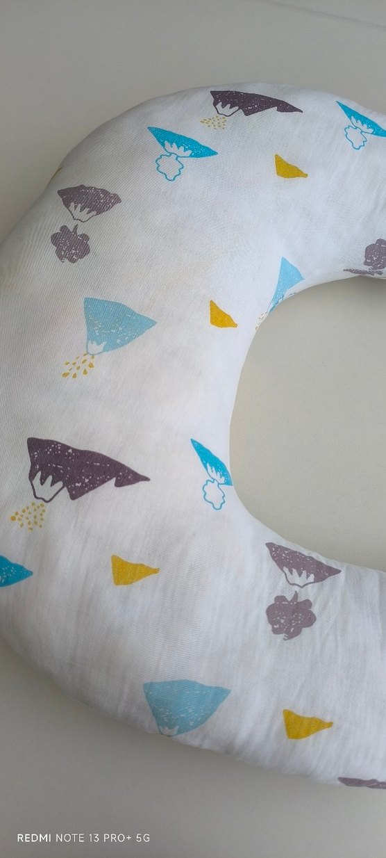 Beyaz Pastel Desenli Emzirme ve Hamile Yastığı - Görsel 2