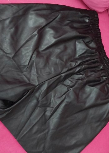 Siyah Deri Mini Şort Elastik Bel - Görsel 4