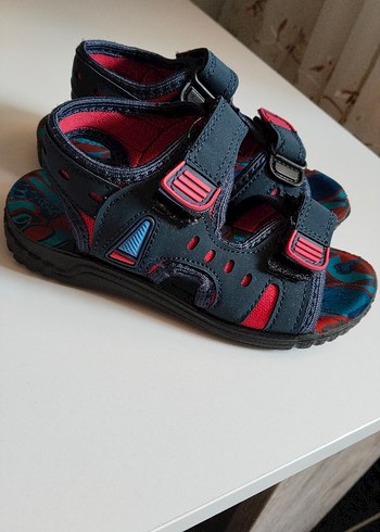 Erkek Çocuk 28 numara sandalet