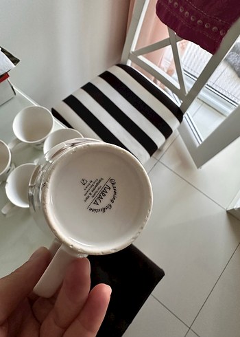 Beyaz Desenli Kupa - Görsel 3