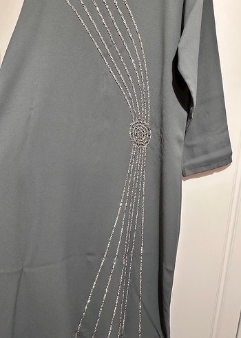 Gri Uzun Kollu Nakışlı Elbise - Görsel 2