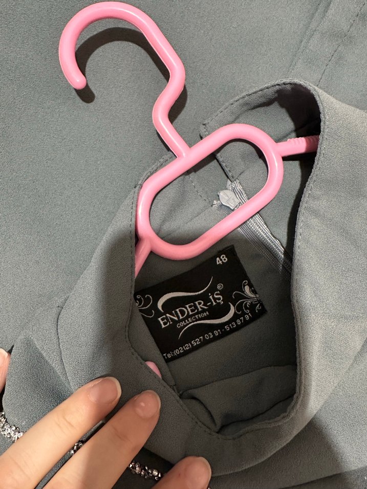 Gri Uzun Kollu Nakışlı Elbise - Görsel 3