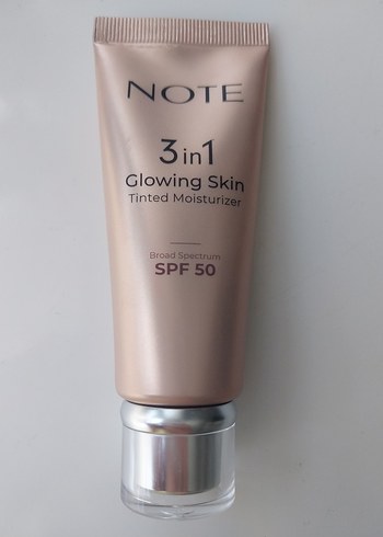 Beden Renk Note 3in1 Işıltılı BB Krem SPF50 30ml